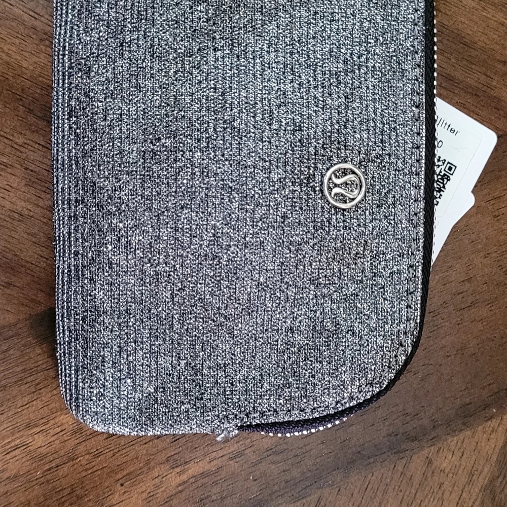 lululemon athletica Silver Gray Textured Zip Wallet